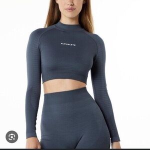 Alphalete Women's Ozone High Neck in Carbon